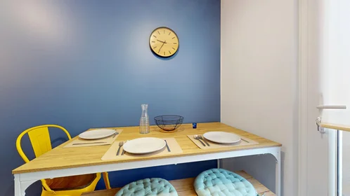 Quarto privado em 11 Rue Louis Antoine Bougainville, imagem 7 de 15
