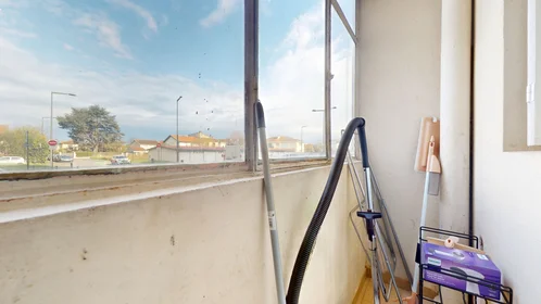 Quarto privado em 11 Rue Louis Antoine Bougainville, imagem 9 de 15