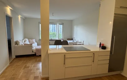 Alojamento com 2 quartos em {area}