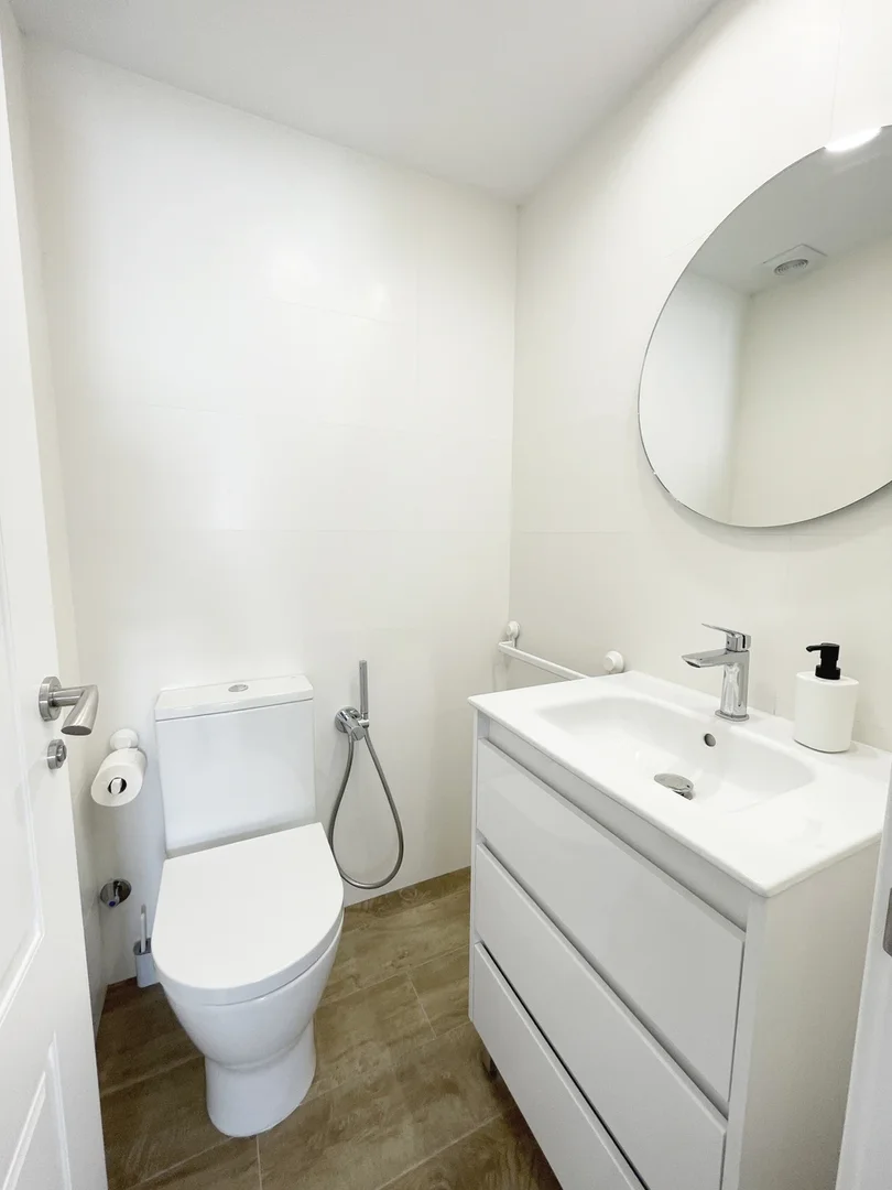 Functional student room perfect for studying in 