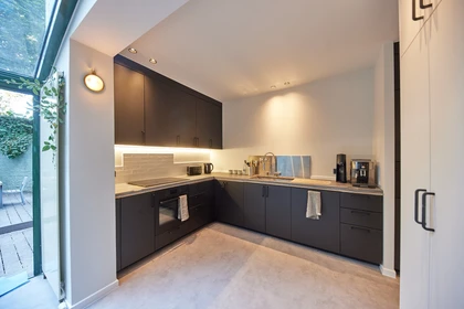 Prywatny pokój Chatelain, Brussels, obraz 2 22