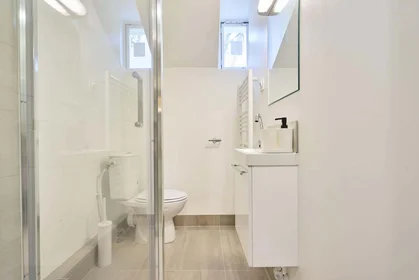Private room at 271 Rue d'Estienne d'Orves, 92700 Colombes, France, image 6 of 40
