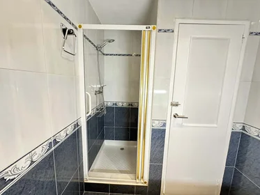 Privatzimmer in der C. de San Asturio Serrano, 3, 28802 Alcalá de Henares, Madrid, Spain, bild 24 von 27