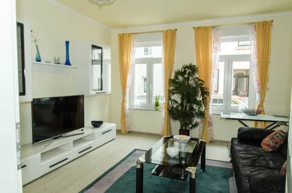 Studio at Dottendorfer Straße, image 1 of 17