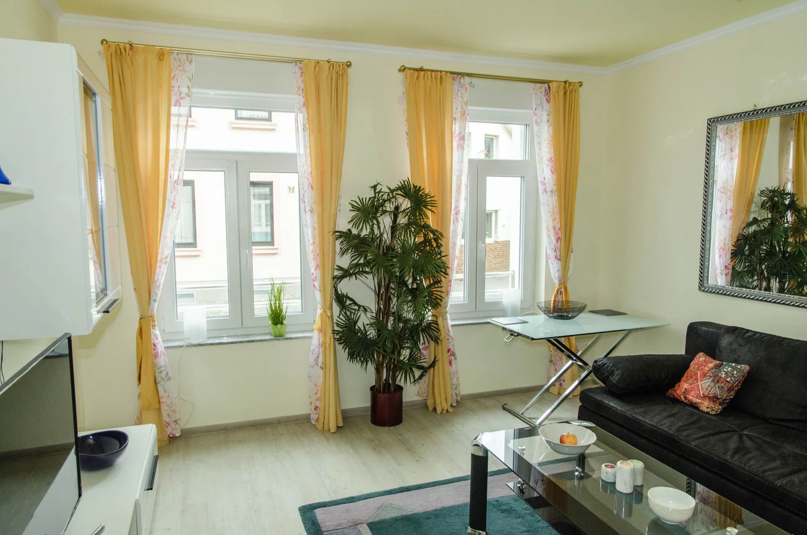Modern student studio with complete amenities in 
