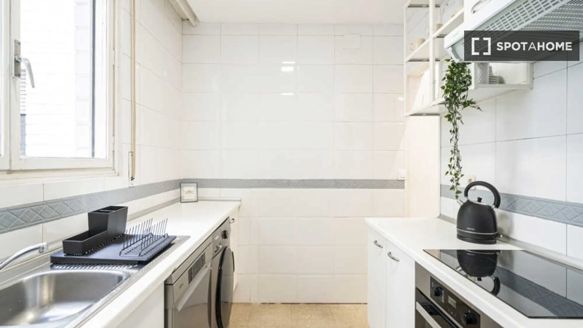 Zimmer in Studentenwohnung in  zu vermieten, voll möbliert