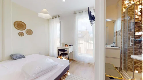 Habitación privada en 32 Rue Tarissan, 31400 Toulouse, France, imagen 1 de 10