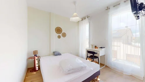 Privatzimmer in der 32 Rue Tarissan, 31400 Toulouse, France, bild 4 von 17