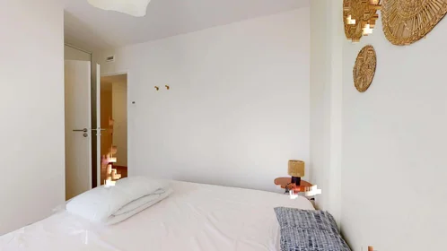 Privatzimmer in der 32 Rue Tarissan, 31400 Toulouse, France, bild 7 von 17