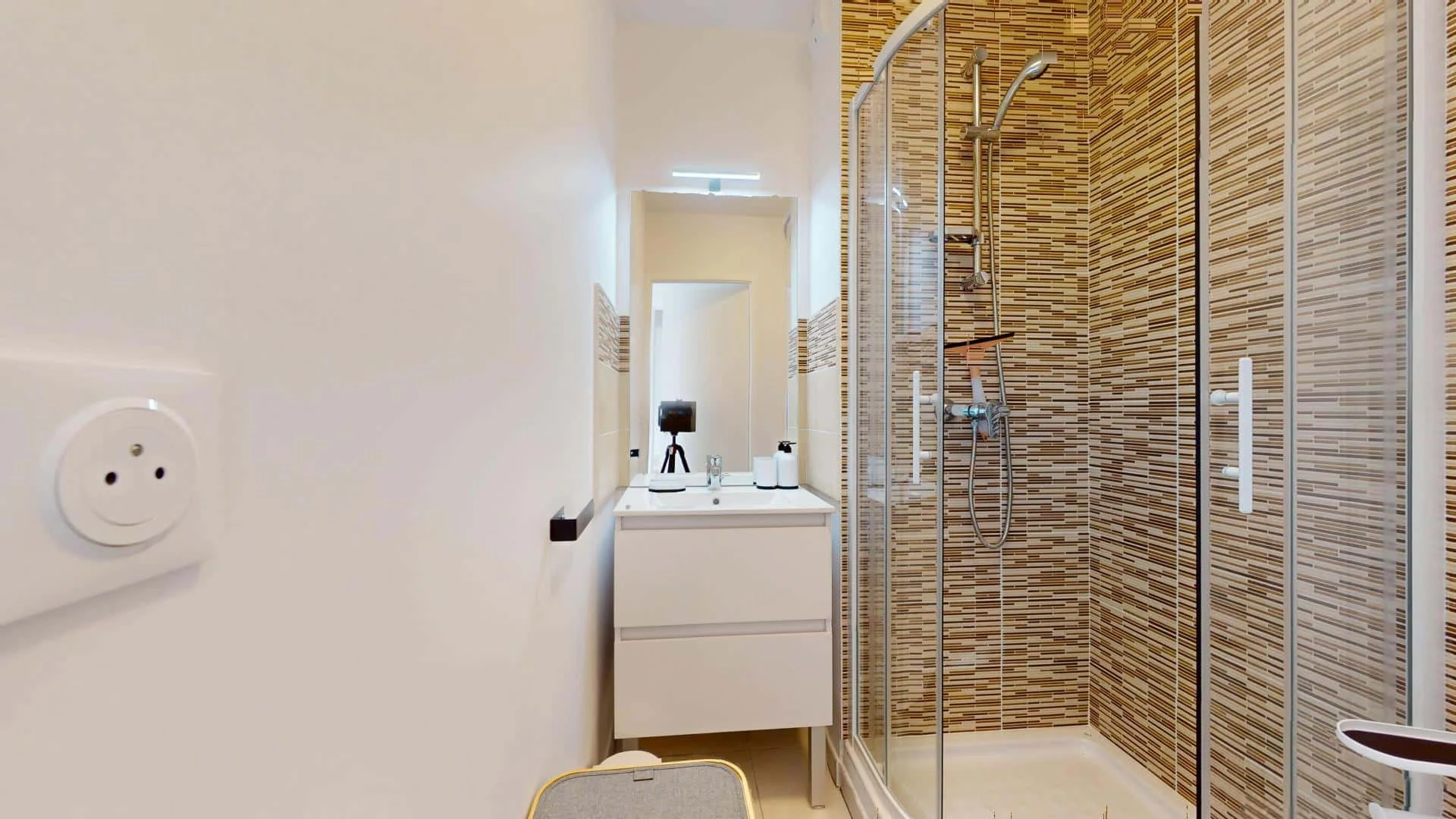 Habitación estudiantil económica con ubicación conveniente en 