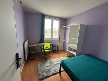 Alquiler de habitaciones por meses en {area}