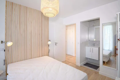 Quarto privado em 45 Bd du Président Wilson, 06600 Antibes, France, imagem 3 de 8