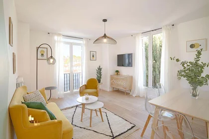 Quarto privado em 45 Bd du Président Wilson, 06600 Antibes, France, imagem 6 de 8