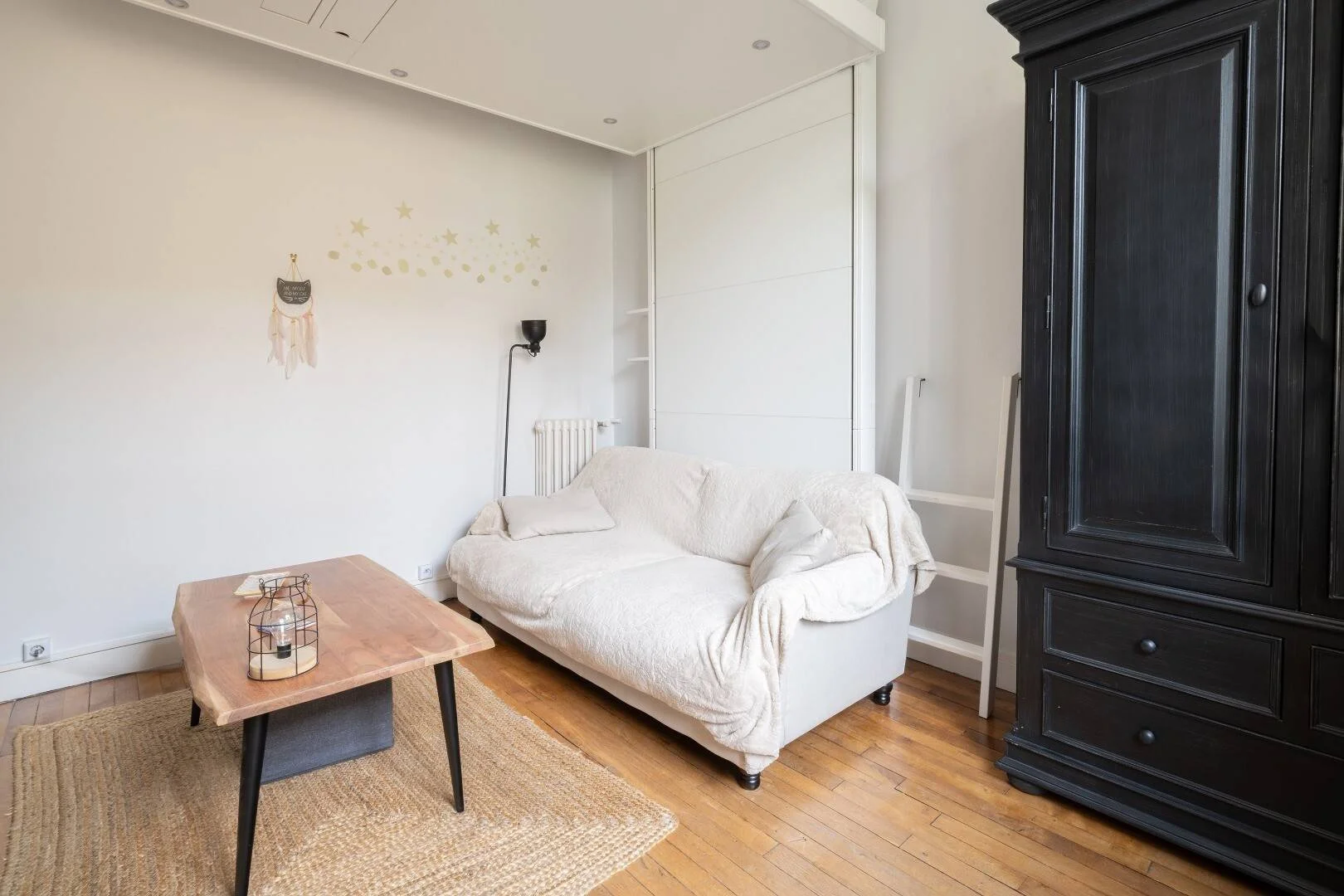 Room for rent in student apartment in , fully furnished