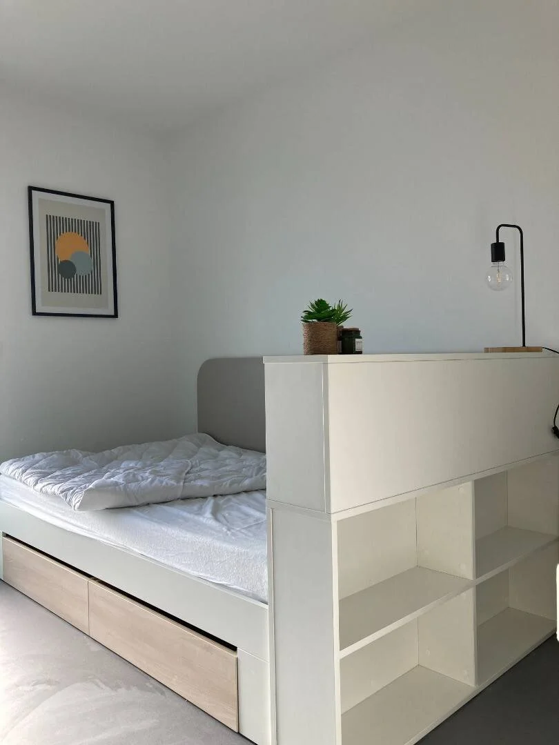 Quarto para alugar em apartamento de estudantes em , totalmente mobilado