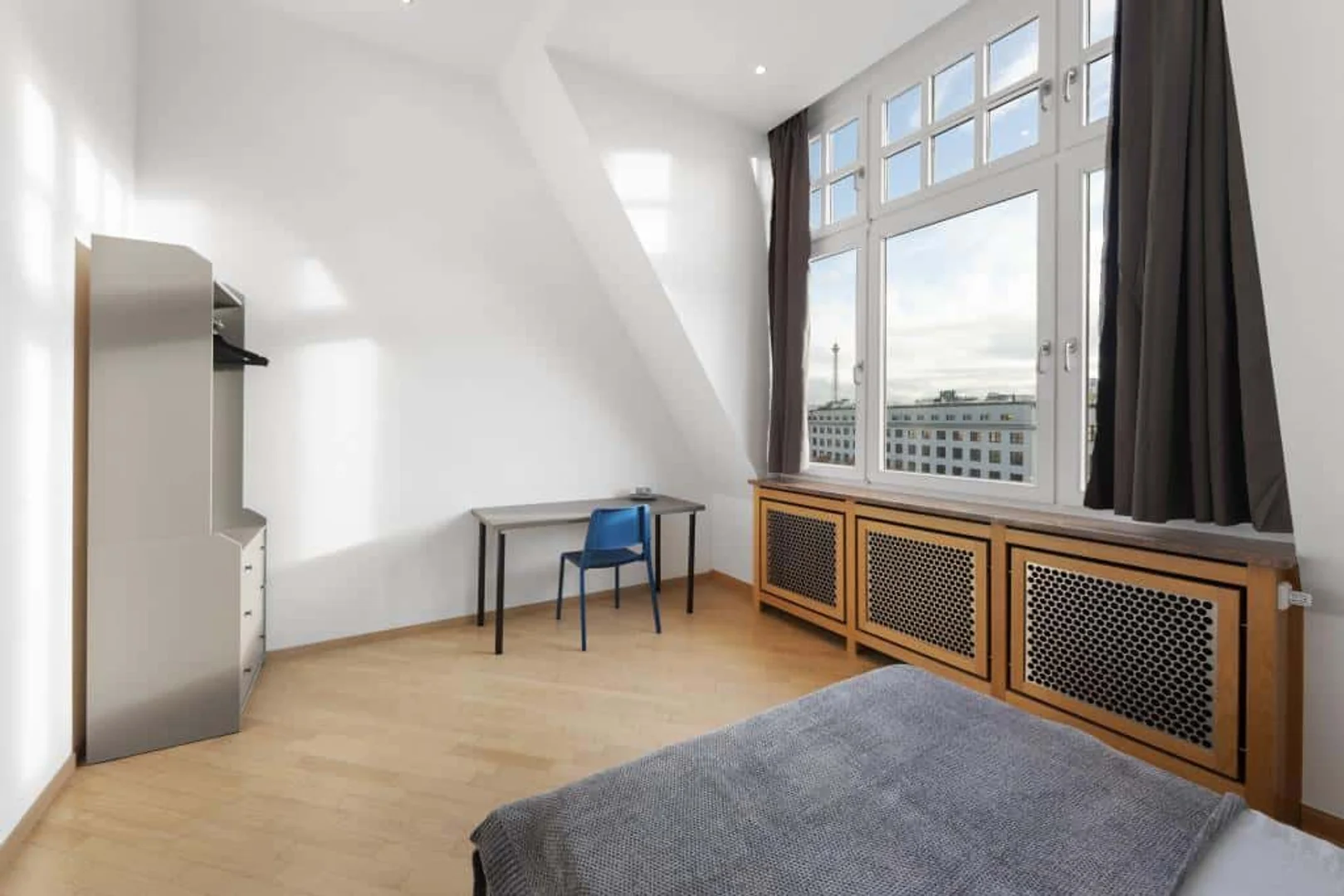 Budget-friendly student room close to campus in 