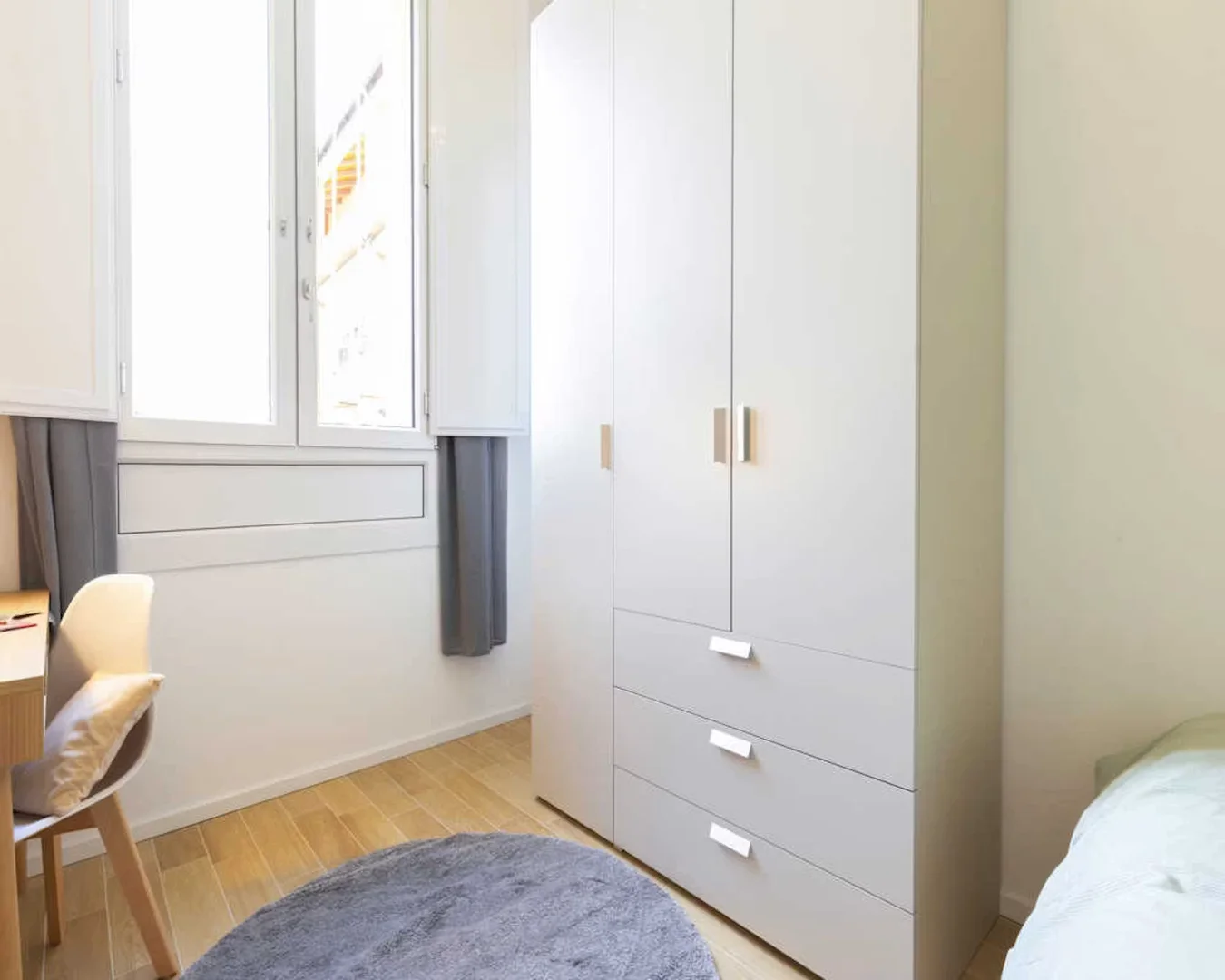 Economical student room with convenient location in 