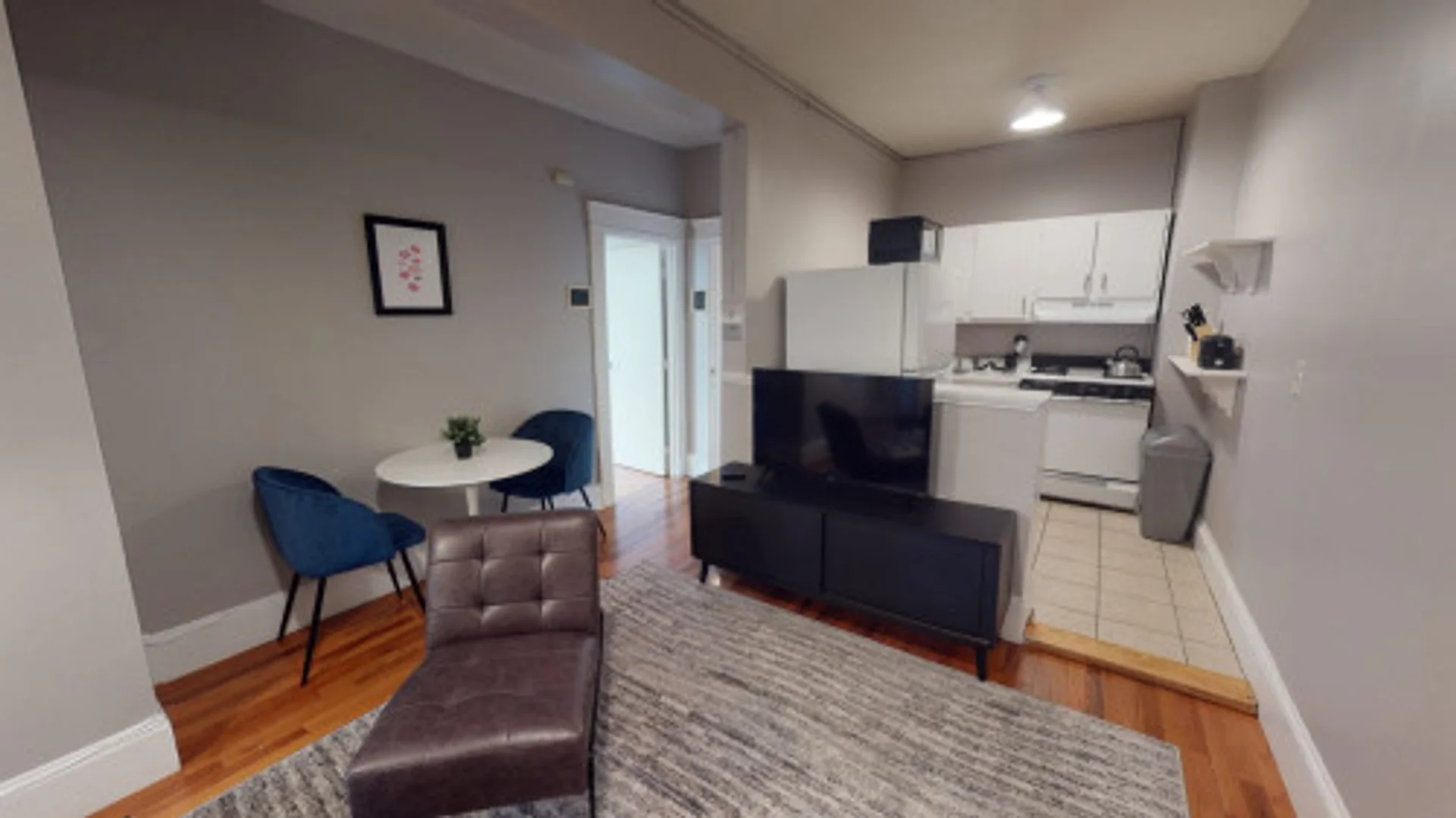 Room for rent in student apartment in , fully furnished