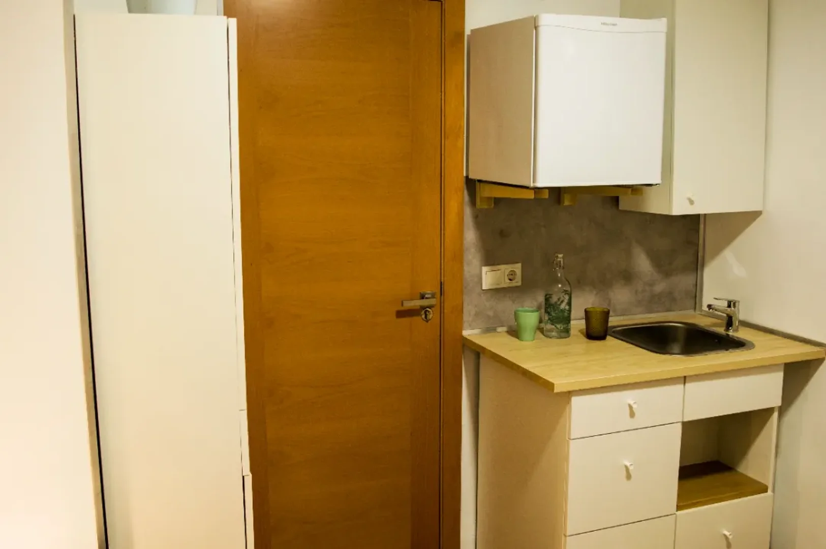 Self-contained studio for students in central 