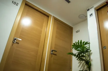 Studio im Wohnheim in der Cortés 27, bild 13 von 14