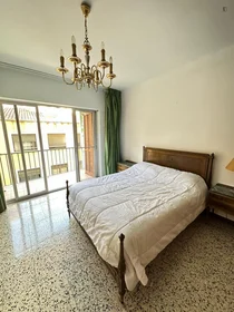 Chambre privée à Carrer del Cardenal Cervantes, image 1 de 5