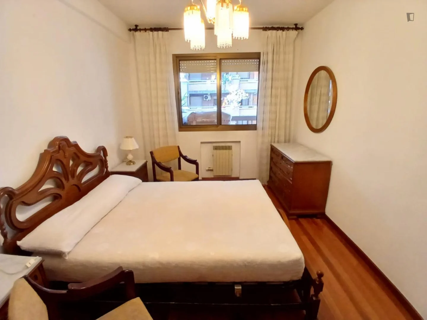 Chambre d'étudiant confortable et spacieuse dans 