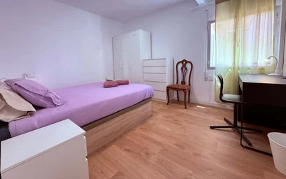 Private room at C. de Sta. Julia, 12, Puente de Vallecas, 28053 Madrid, Spain, image 1 of 31