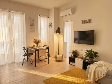 Evin tamamı konumu Via Copernico, 57, 20125 Milano MI, Italia, 2 14 görüntüsü