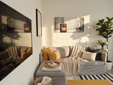 Evin tamamı konumu Via Copernico, 57, 20125 Milano MI, Italia, 3 14 görüntüsü