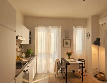 Evin tamamı konumu Via Copernico, 57, 20125 Milano MI, Italia, 5 14 görüntüsü