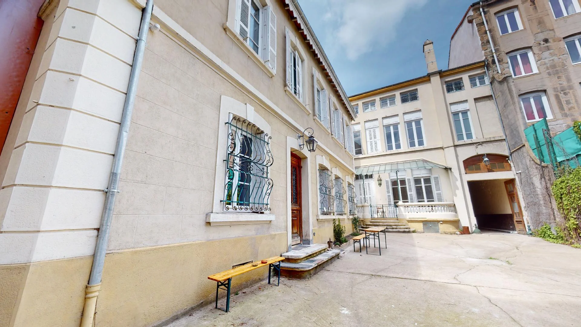 Chambre d'étudiant lumineuse et aérée avec accès facile à l'université dans 