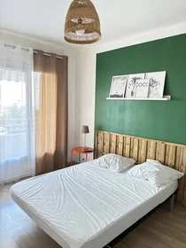 Habitación privada en Toulon, 83000, imagen 1 de 10