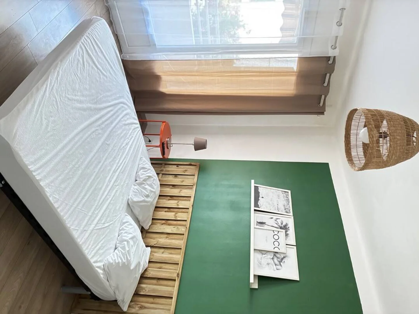 Comfortable and spacious student room in 