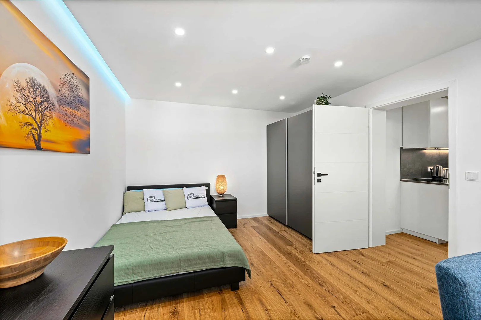 Chambre d'étudiant à avec espace d'étude et installations communes