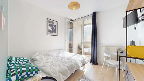 Quarto privado em 11 Rue Louis Antoine Bougainville, 31400 Toulouse, France, imagem 1 de 10