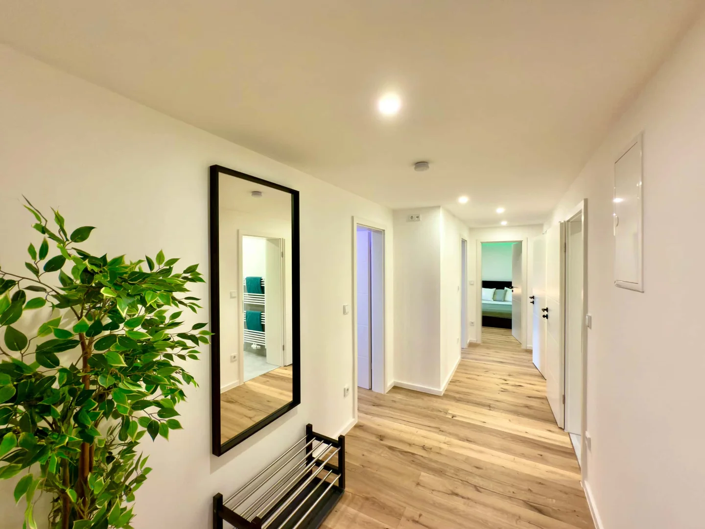 Bright and airy student room with easy university access in 