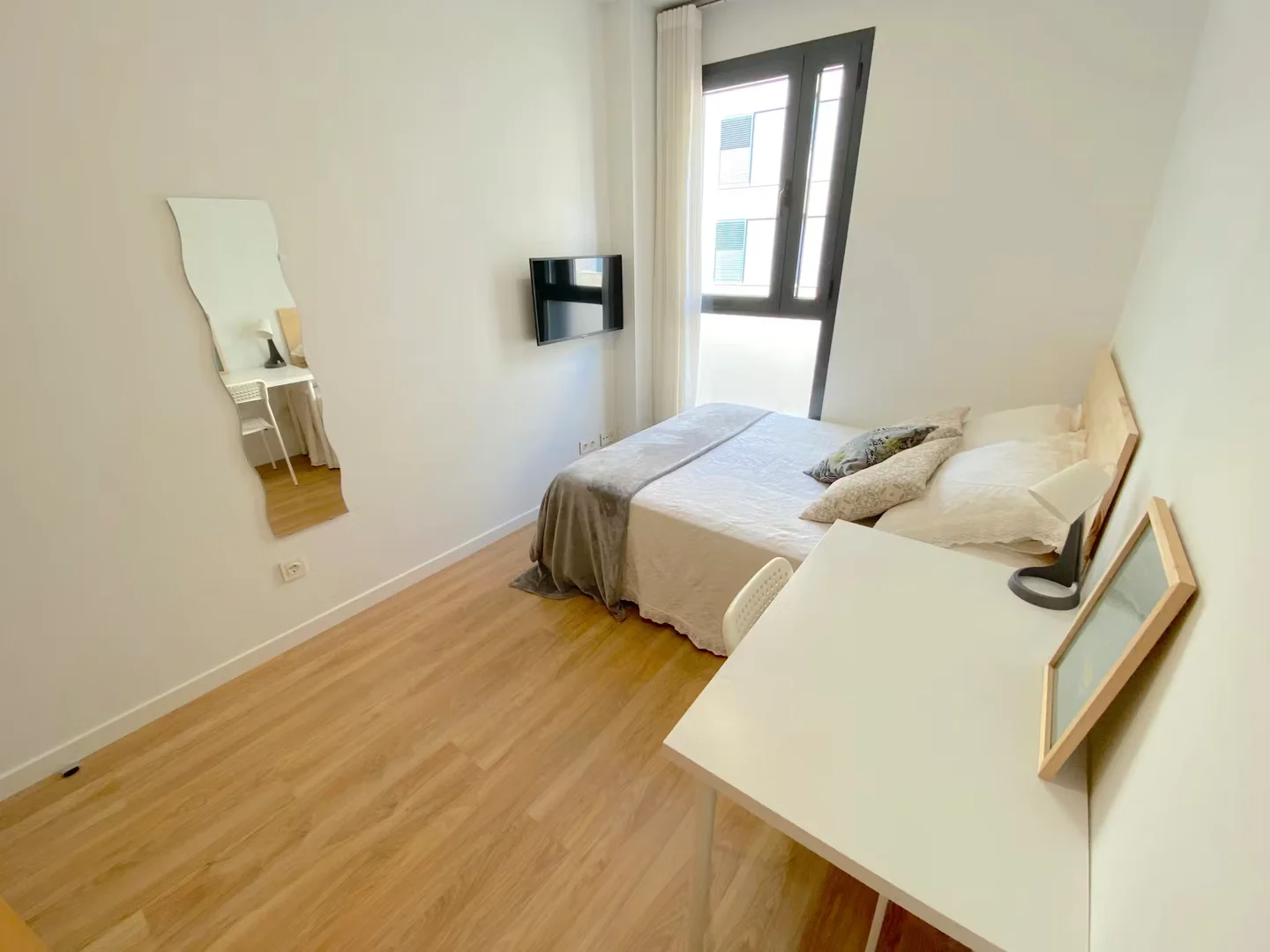 Habitación estudiantil económica cerca del campus en