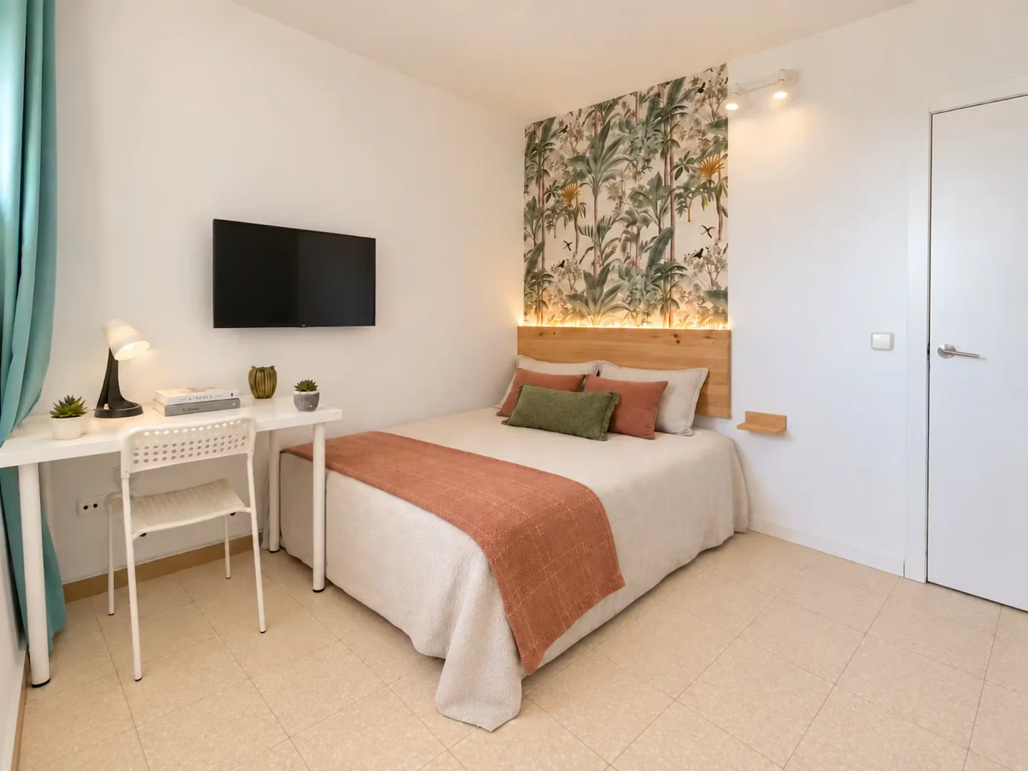 Cozy room for students available in 