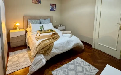 Stanza privata in Rúa Urzaiz , 154, immagine 1 di 22