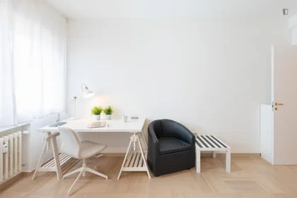 Quarto privado em Via Giosuè Carducci, imagem 5 de 15