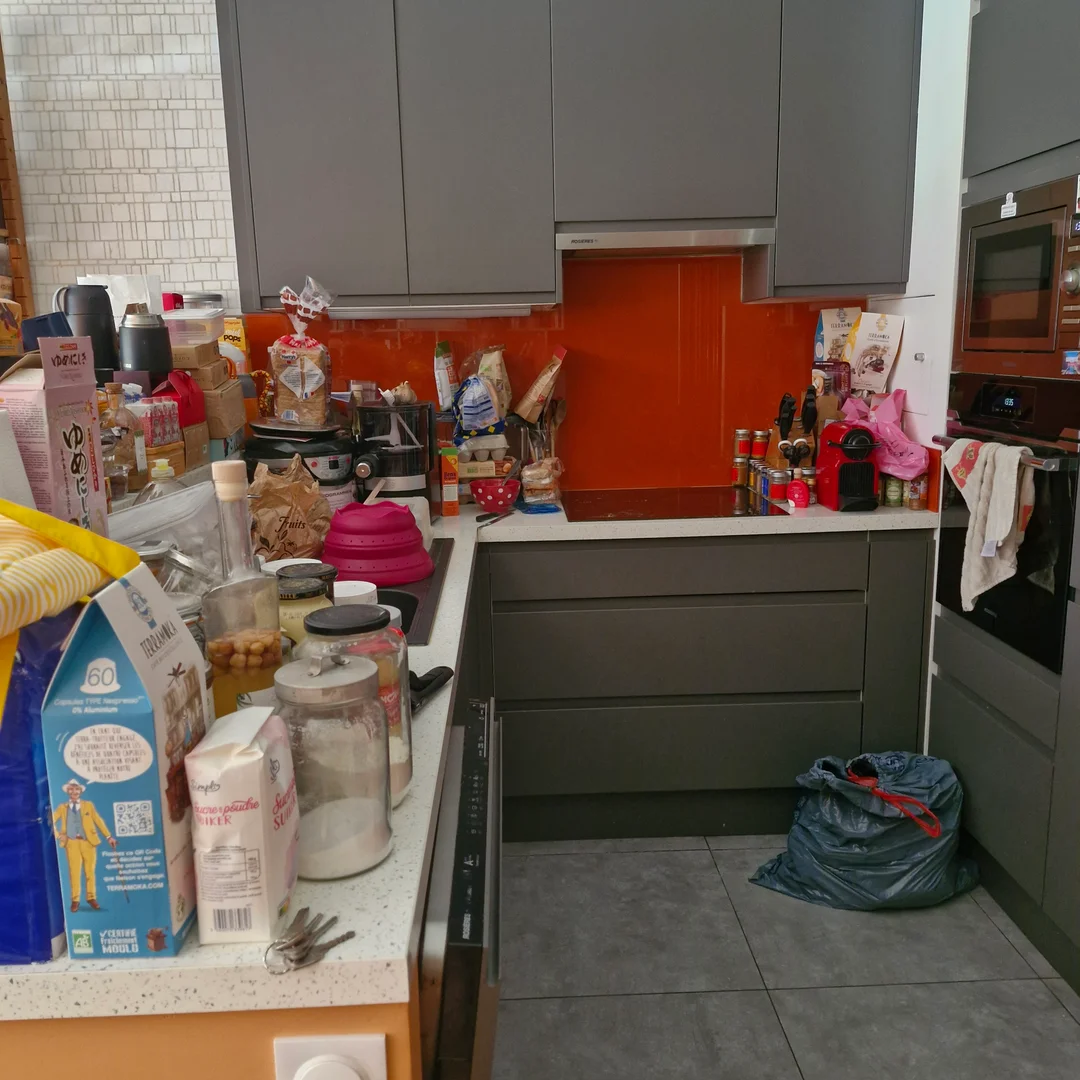 Quarto para alugar em apartamento de estudantes em , totalmente mobilado