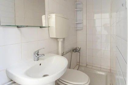 Private room at Rua José Falcão, image 15 of 20