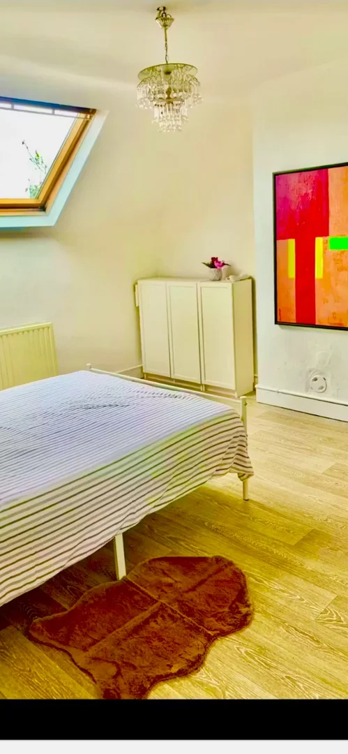 Habitación estudiantil económica con ubicación conveniente en