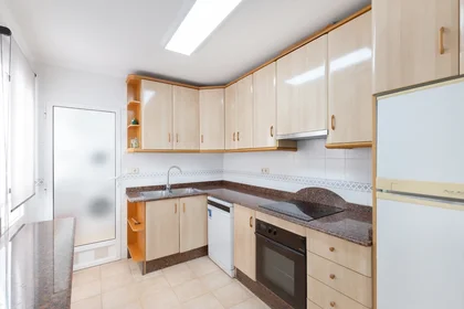 Chambre privée à Carrer Sant Vicent 16, image 10 de 11