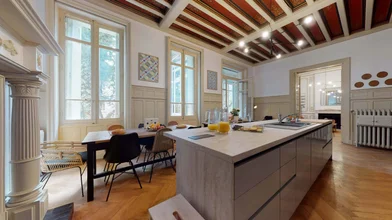 Entire apartment at 46 Rue Jean de Bernardy, 13001 Marseille, France, image 13 of 21