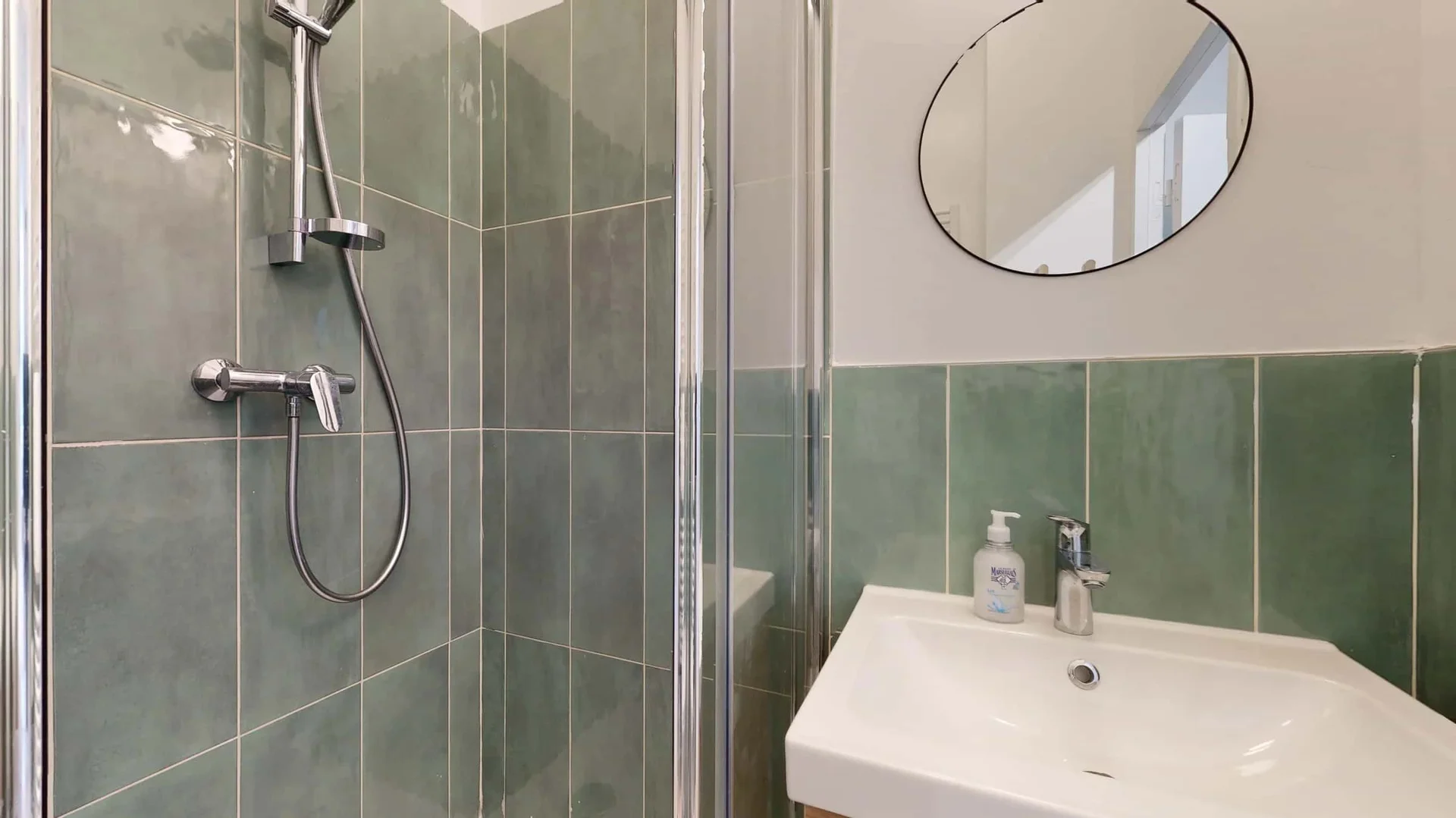 46 Rue Jean de Bernardy, 13001 Marseille, France