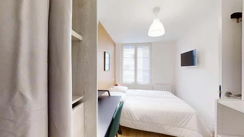 Private room at 4 Bd Voltaire, 35000 Rennes, France, image 7 of 21