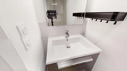 Private room at 4 Bd Voltaire, 35000 Rennes, France, image 8 of 21