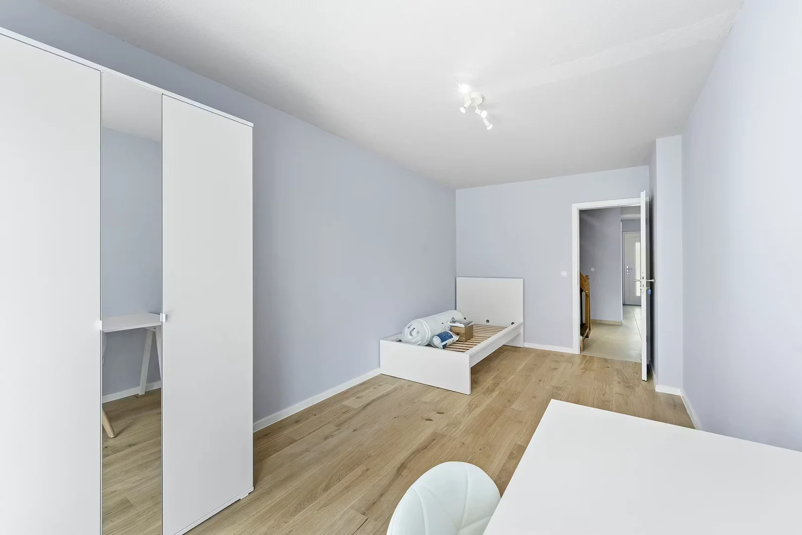 Quarto de estudante económico com localização conveniente em 
