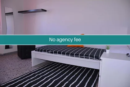 Prywatny pokój Via Ingurtosu, 9, 09121 Cagliari CA, Italy, obraz 1 9